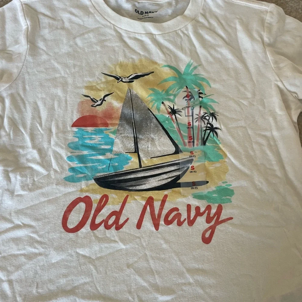 NWT Bundle of 5 kid size 6-7 tops. Marvel, old navy‎ etc